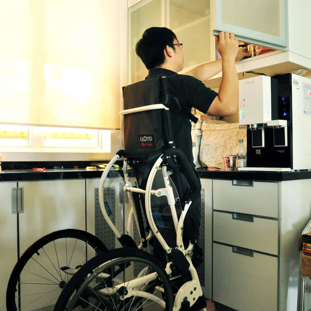 Foldawheel Lloyd LEO Ultralite Standing Manual Wheelchair - Image 6